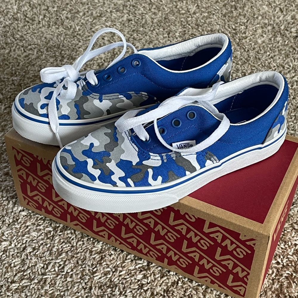 NWT Kids Camo Vans